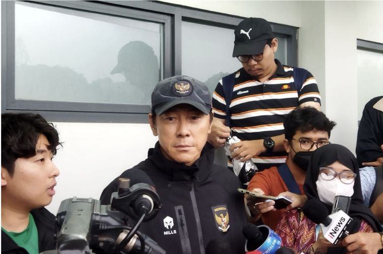 HLV Shin Tae-yong: Tuyển Việt Nam gặp toàn đội yếu ở vòng bảng - Bóng Đá