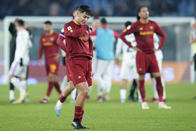 HLV Mourinho nổi giận trong trận thua của Roma - Bóng Đá