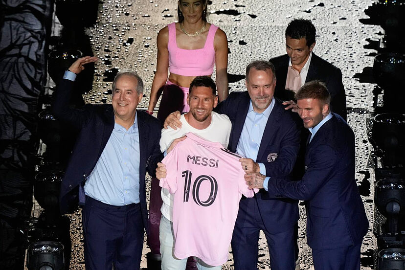 Beckham xác nhận, Messi một lần nữa phá kỷ lục của Ronaldo  - Bóng Đá