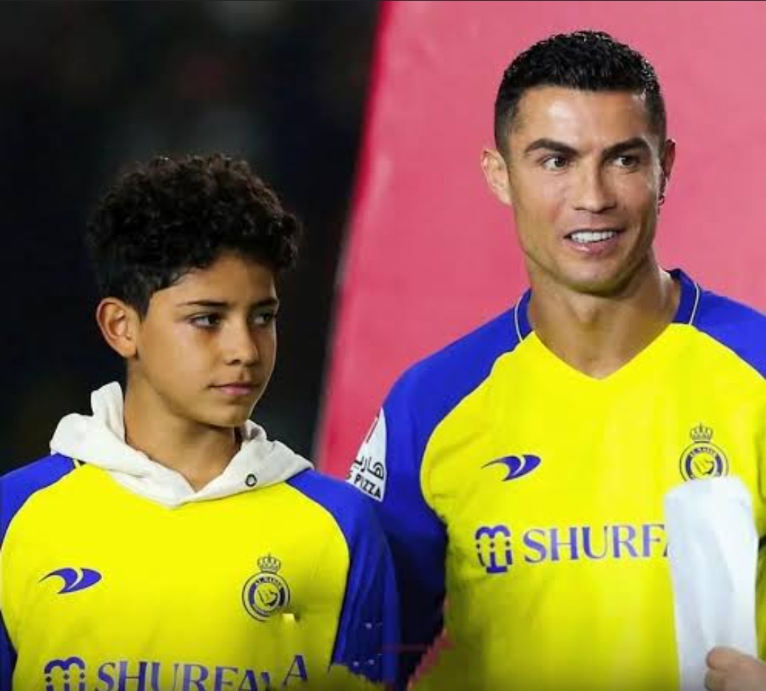 Con trai bật mí tương lai, Ronaldo sẽ tái xuất châu Âu? - Bóng Đá