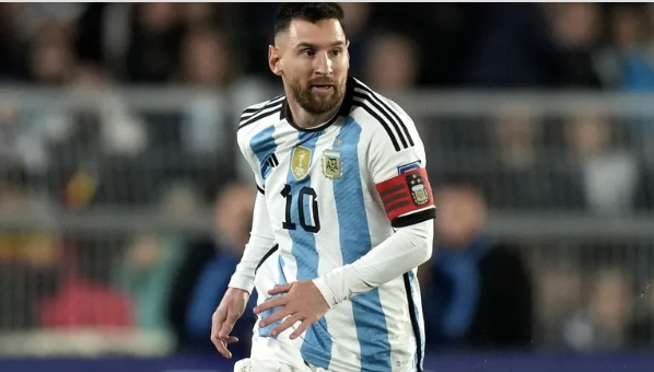 HLV Argentina bỏ ngỏ khả năng Messi thi đấu ở 'sân nguy hiểm nhất hành tinh' - Bóng Đá