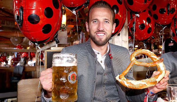 Bayern Munich vững ngôi đầu Bundesliga, các sao thoải mái dự lễ hội bia Oktoberfest - Bóng Đá