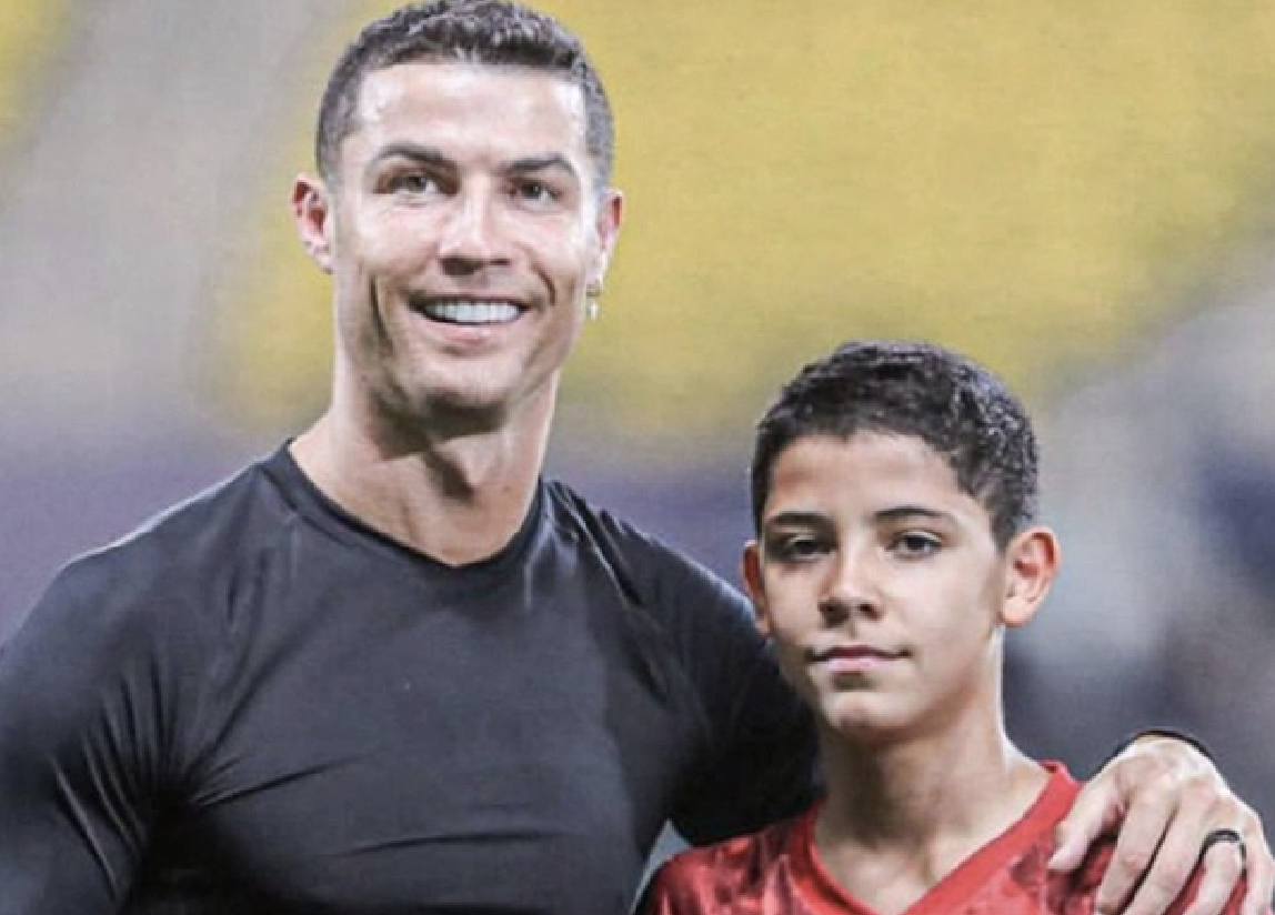 Xác nhận: Al Nassr đặc cách khó tin cho con trai của Ronaldo - Bóng Đá