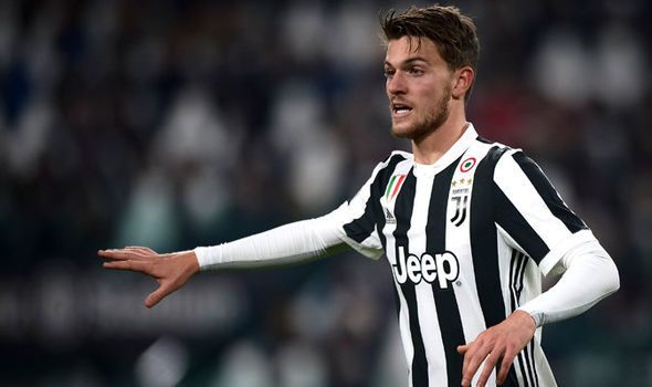 Chelsea đàm phán với Juventus về trung vệ tuyển Ý - Bóng Đá