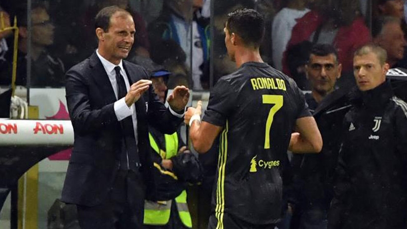 HLV Allegri nói điều bất ngờ về Ronaldo và Ibrahimovic - Bóng Đá