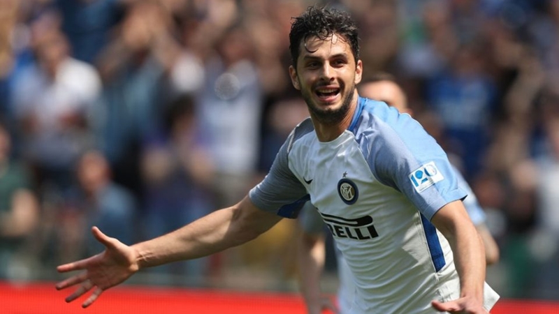 Vừa gia hạn hợp đồng, “công thần 9 năm” đã phải rời Inter Milan - Bóng Đá