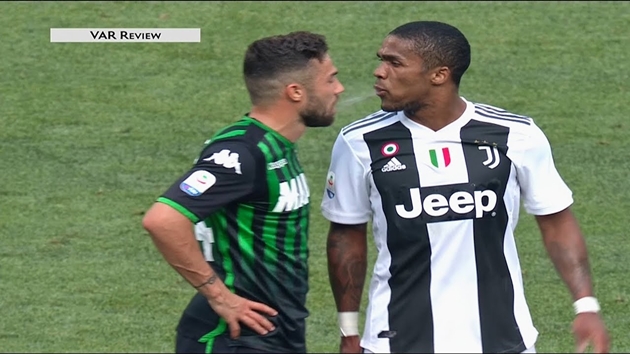 Douglas Costa: Điệu samba buồn ở Juventus - Bóng Đá