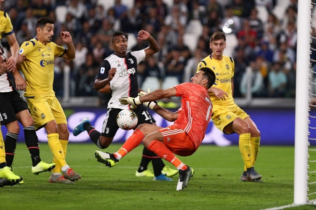 Higuain bật khóc trong ngày Juventus chạm trán Hellas Verona - Bóng Đá