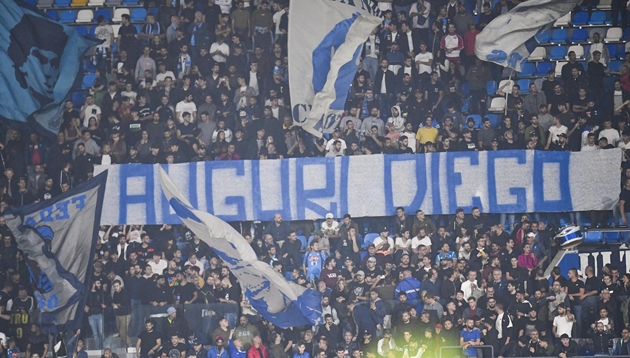 10 hình ảnh ấn tượng trên sân cỏ Serie A vào đêm qua: Kịch tính đến phút bù giờ - Bóng Đá