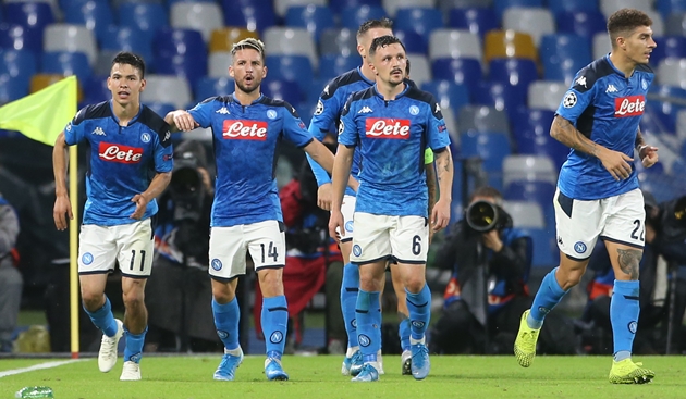 Các cầu thủ Napoli bị cắt giảm 25% lương hàng tháng - Bóng Đá