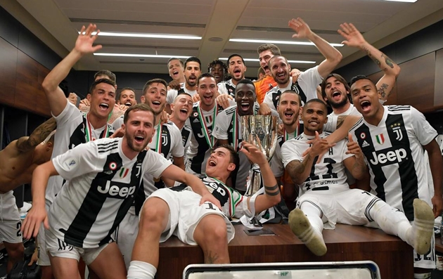 Ronaldo bạc trắng đầu trong ngày Juventus vô địch Serie A - Bóng Đá