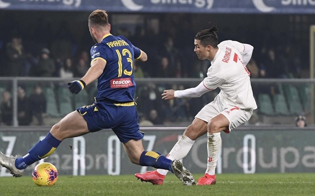 Ronaldo phá kỉ lục của Trezeguet, ghi bàn trong 10 trận liên tiếp - Bóng Đá
