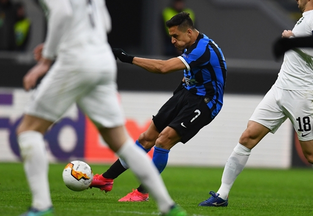 Lukaku ghi bàn hài hước, Inter Milan tiến vào vòng 16 đội Europa League - Bóng Đá