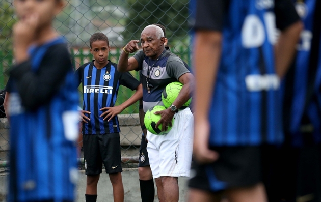 Ảnh bài viết “Từ những ngày đầu, tôi đã luôn xem các cầu thủ như là cháu của mình”