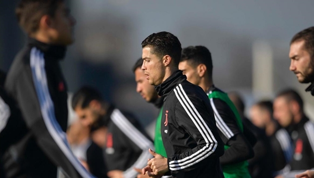 Mẹ qua cơn nguy kịch, Ronaldo vội vã trở về Juventus - Bóng Đá