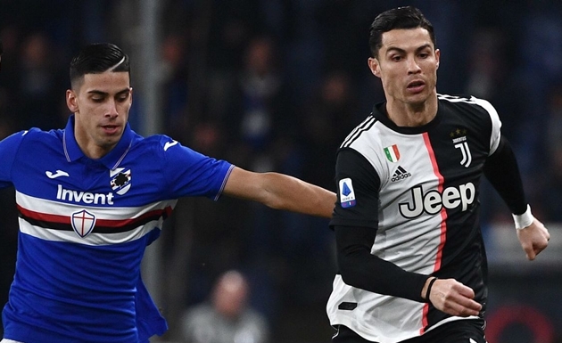 Dương tính với COVID-19, sao Serie A vẫn muốn… ôm mọi người