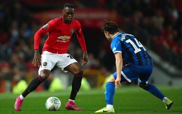 Odion Ighalo hails Manchester United star Aaron Wan-Bissaka and his ‘rubber waist’ - Bóng Đá