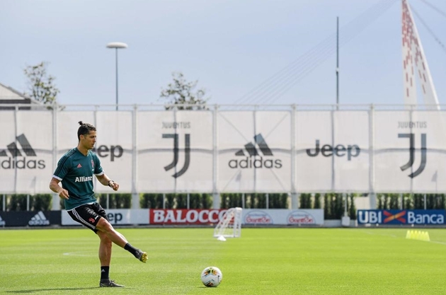Ronaldo tập luyện cùng Juventus - Bóng Đá