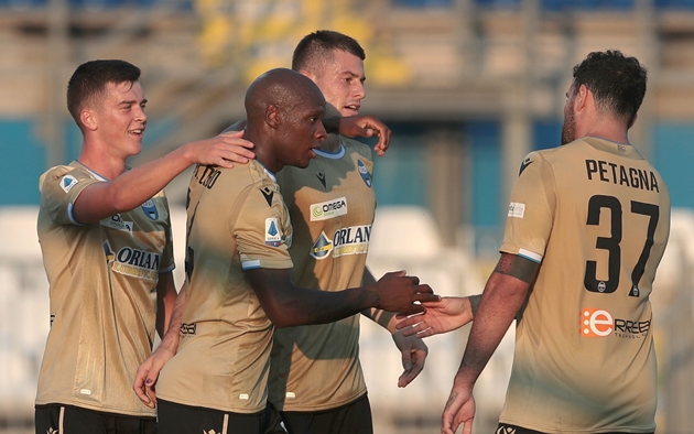 CHÍNH THỨC: Đội bóng đầu tiên ở Serie A xuống hạng - Bóng Đá