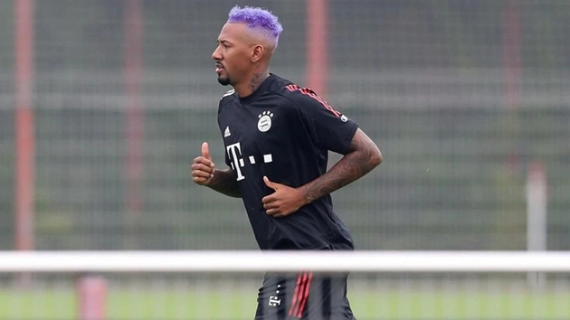 Bayern Munich tập luyện, nhà vô địch World Cup khoe mái tóc cực lạ - Bóng Đá