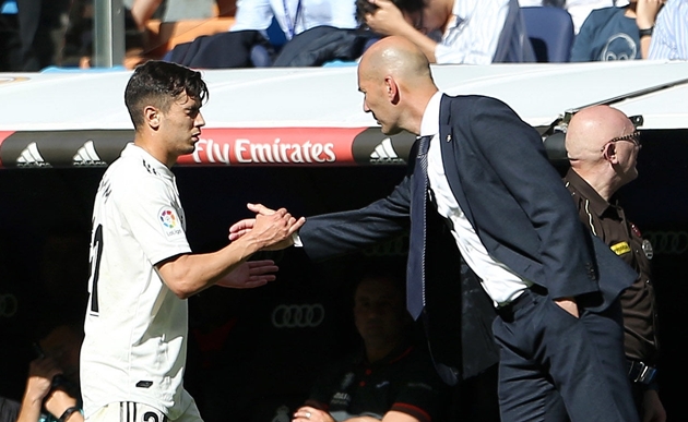 Sao Real Madrid rạng ngời trong ngày ra mắt AC Milan - Bóng Đá