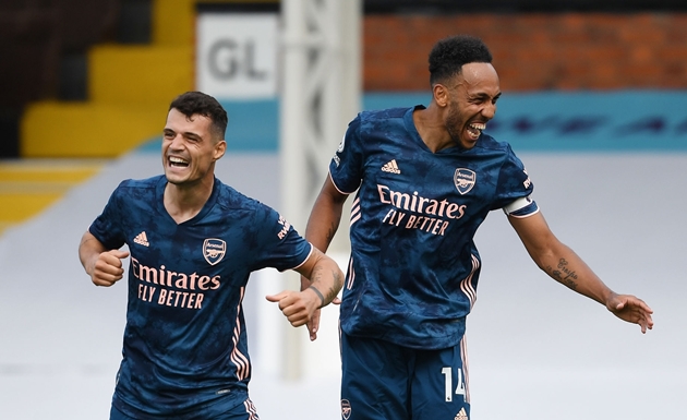Đến phút 57, Pierre-Emerick Aubameyang nâng tỉ số lên thành 3-0 cho The Gunners. Kể từ đây, mọi chuyện trở nên dễ dàng hơn với đội khách. 3-0 cũng là tỉ số cuối cùng của trận đấu này.