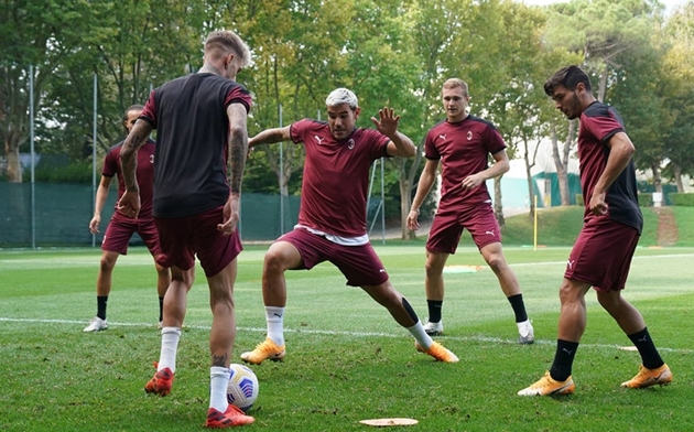 Ibrahimovic để lộ cơ bắp cuồn cuộn khiến nhiều sao Milan nể phục - Bóng Đá