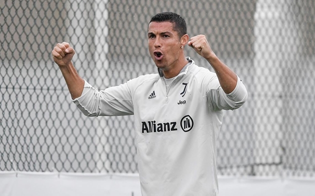 Ronaldo tự ý trở về Juventus dù nhiễm COVID-19 - Bóng Đá