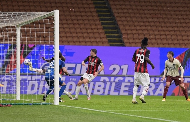 Lập cú đúp rồi mắc sai lầm, Ibrahimovic khiến Milan mất mạch trận toàn thắng - Bóng Đá