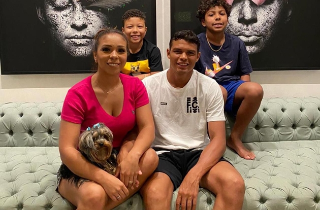 Thiago Silva’s wife reveals she is trying to convince Chelsea star, 36, to have a vasectomy - Bóng Đá