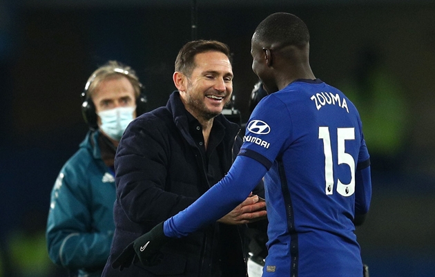 Frank Lampard’s ‘adaptable’ Chelsea have better shot at title than Tottenham, says Gary Neville - Bóng Đá