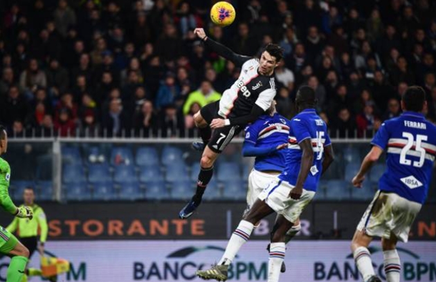 Ronaldo đánh đầu vào lưới Parma - Bóng Đá