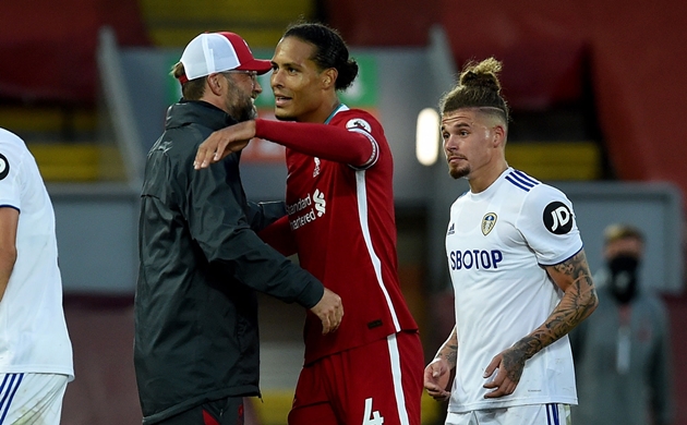 Sự vắng mặt của Virgil van Dijk đã khiến Liverpool gặp nhiều khó khăn.