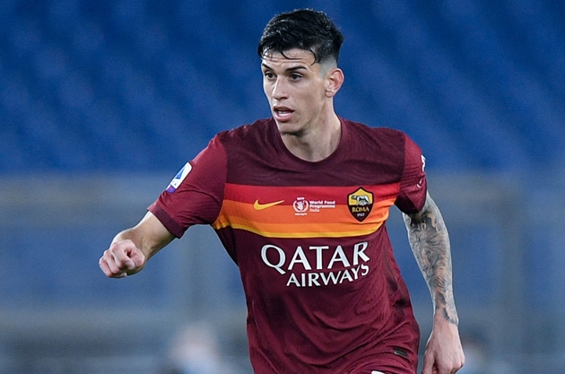 Roger Ibanez trong màu áo AS Roma.