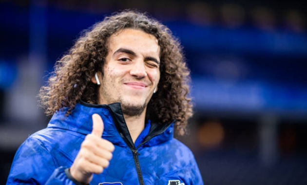 Arsenal loanee Matteo Guendouzi’s wife pregnant with baby girl as he performs bump celebration - Bóng Đá