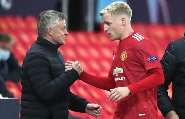 Ảnh bài viết Solskjaer đang mạo hiểm với lòng kiên nhẫn của Van de Beek