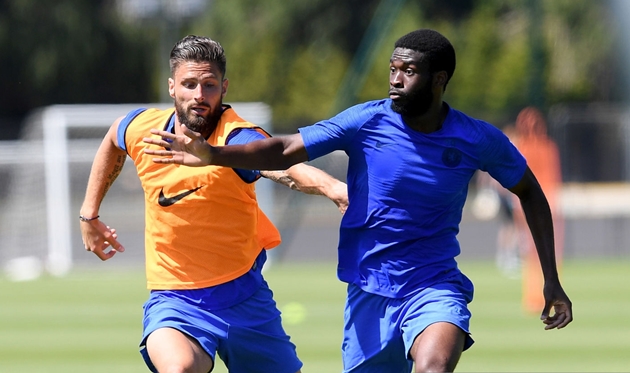 Fikayo Tomori không còn được trọng dụng ở Chelsea.