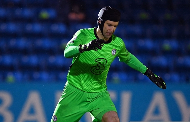 1. Petr Cech: Thủ môn người CH Séc đang làm HLV thủ môn tại Chelsea. Ngoài ra, Cech còn có tên trong danh sách đội 1 của The Blues.