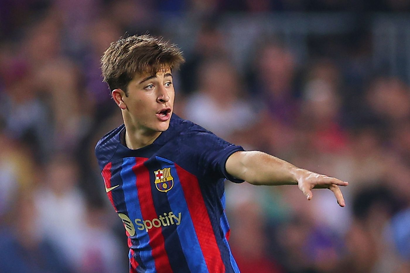 Không được thi đấu, sao trẻ Barca vẫn nhất quyết không chịu về Camp Nou - Bóng Đá