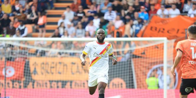 Onana quay lại Pháp.