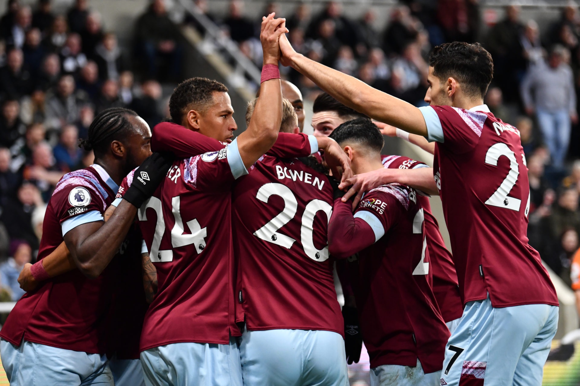 West Ham cần cải thiện tình hình nhanh chóng