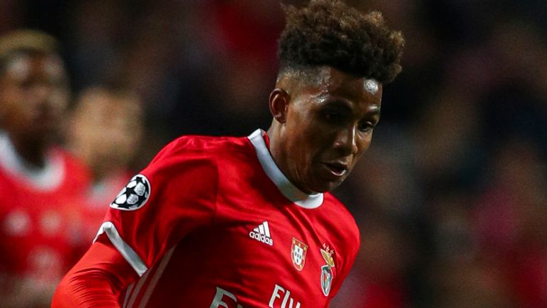 NÓNG! Người đại diện của 'Pogba mới' bay đến Anh để đàm phán - Bóng Đá