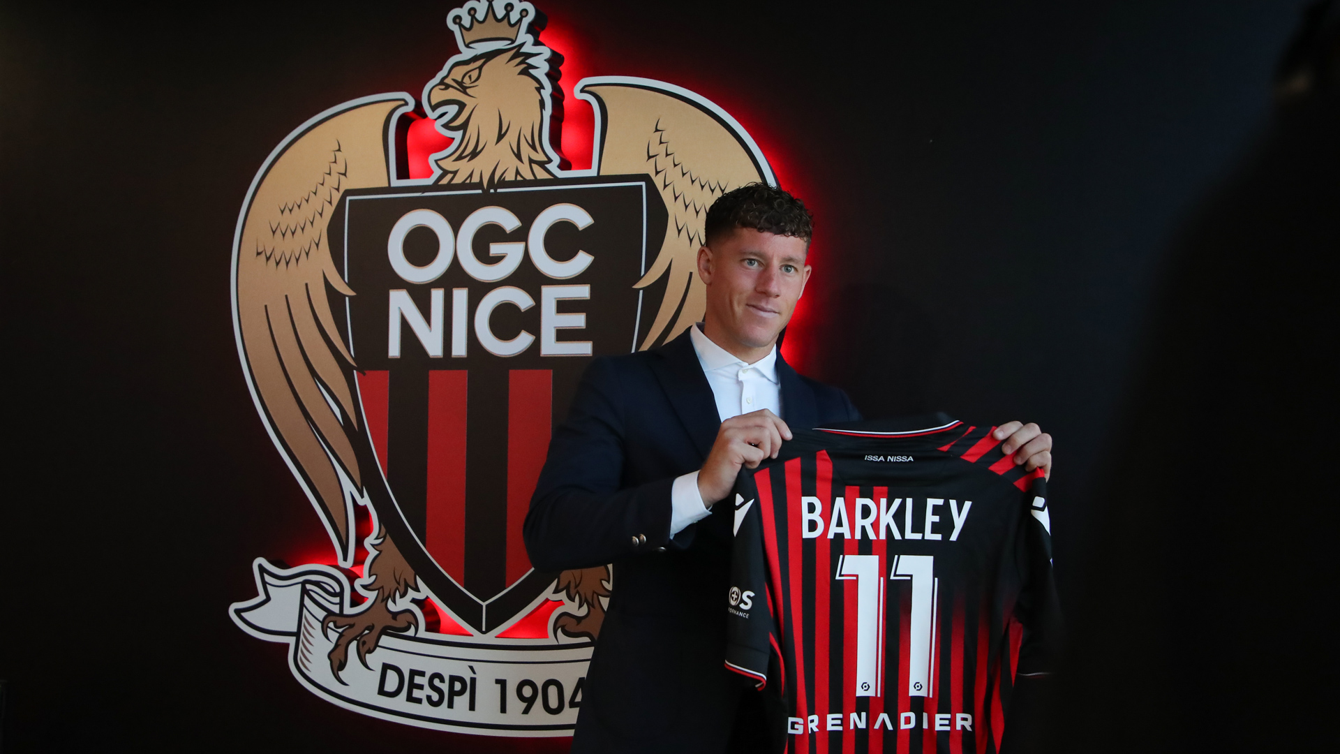 Thất bại tại Nice nhưng Barkley vẫn đang tỏa sáng tại Luton Town.