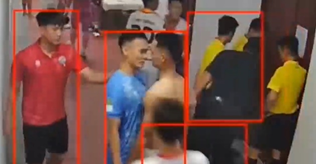 Bóng đá Việt bao giờ hết 'côn đồ'?