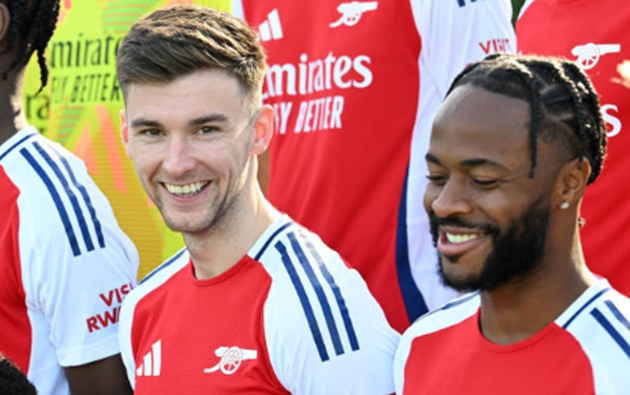 Cầu thủ bị lãng quên là cứu tinh cho giấc mơ vô địch của Arsenal?
