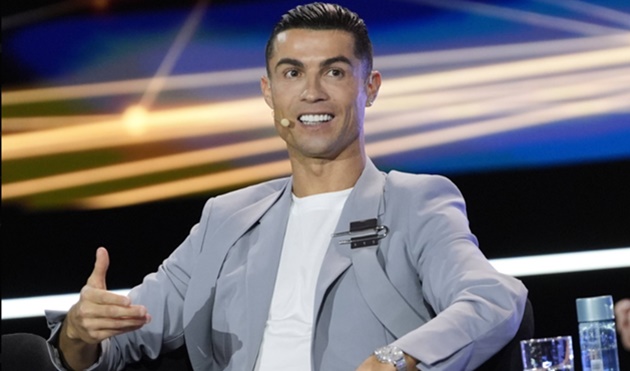 Ronaldo: "Saudi League dĩ nhiên hay hơn Ligue 1"