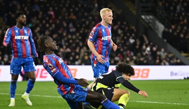 5 điểm nhấn Crystal Palace 2-2 Man City: Chiếc thẻ đỏ tai hại; Báo động cho 'The Citizens'