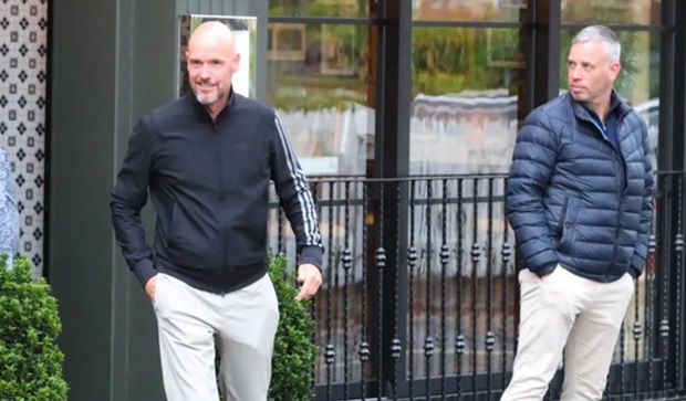 Ảnh bài viết Ten Hag lộ diện cùng bộ sậu mới của Man Utd
