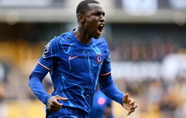 Nicolas Jackson mắng huyền thoại Chelsea: "Ông câm miệng đi"