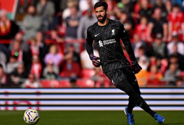 Alisson chỉ trích toàn đội Liverpool